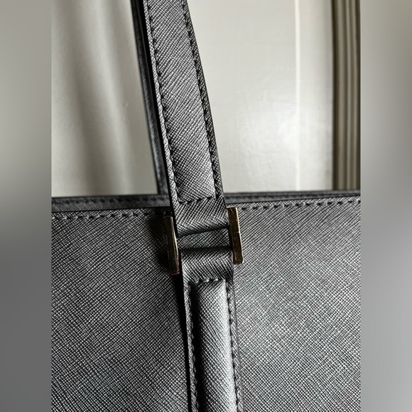 Kate Spade- Newbury
Lane Dally Extra Large Leather Tote (Pewter) - Picture 8 of 14
